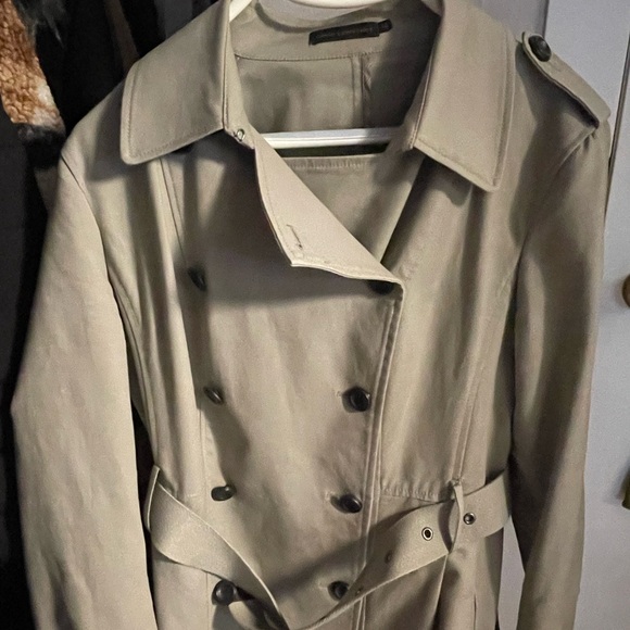 David Lawrence Double-Breasted Beige Trench Coat - Picture 5 of 7